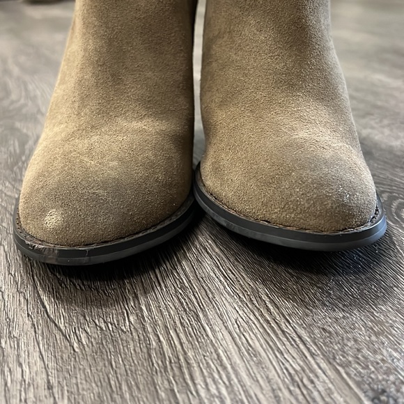 Very Volatile tan booties size 7 - Picture 6 of 6